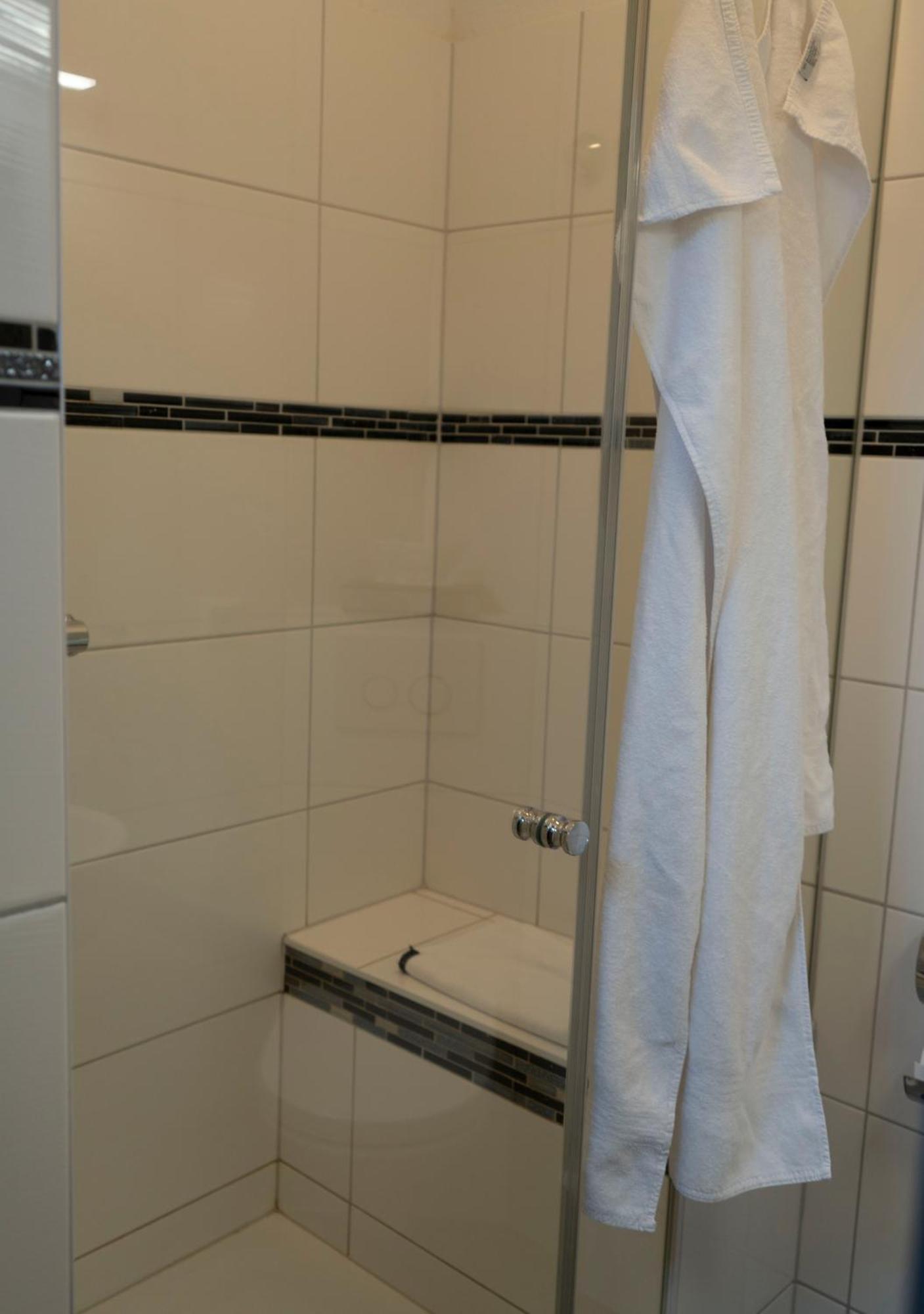 Hotel Gaststaette Zur Eiche Hannover Exterior foto